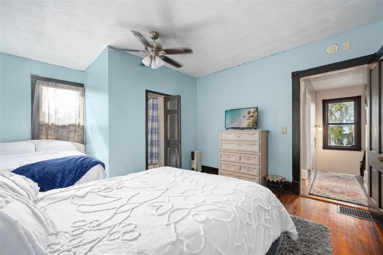 228 W Howry Avenue , Deland, FL 32720 Photo