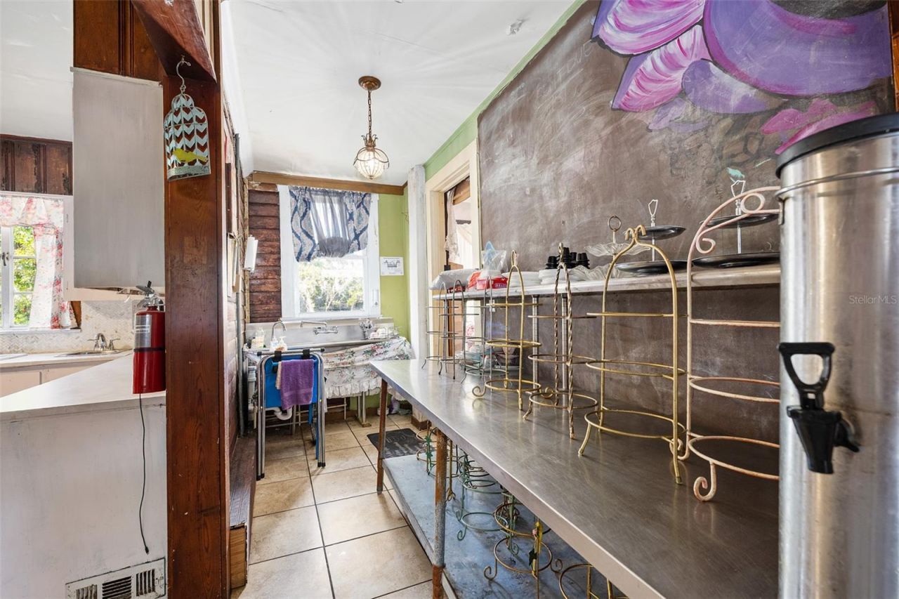 228 W Howry Avenue , Deland, FL 32720 Photo