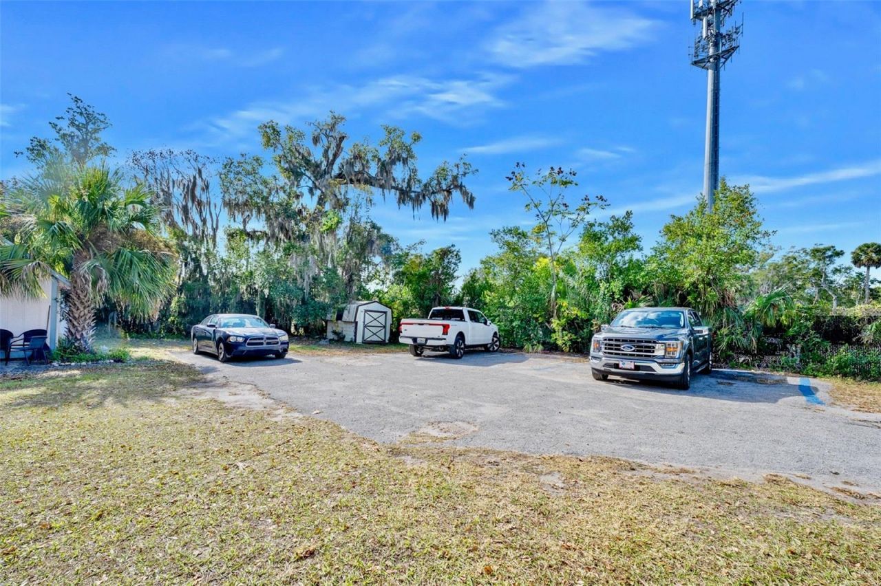 228 W Howry Avenue , Deland, FL 32720 Photo