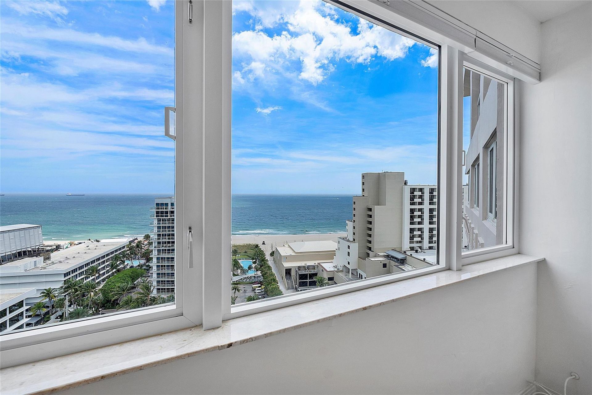 3000 Holiday Drive, Unit 1801, Fort Lauderdale, FL 33316 Photo