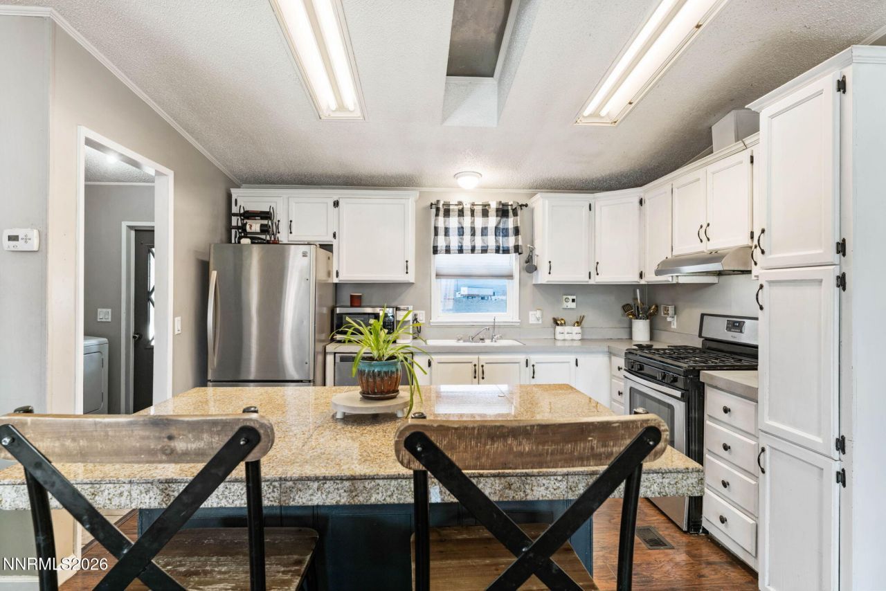 25 N Bybee Lane, Yerington, NV 89447 Photo