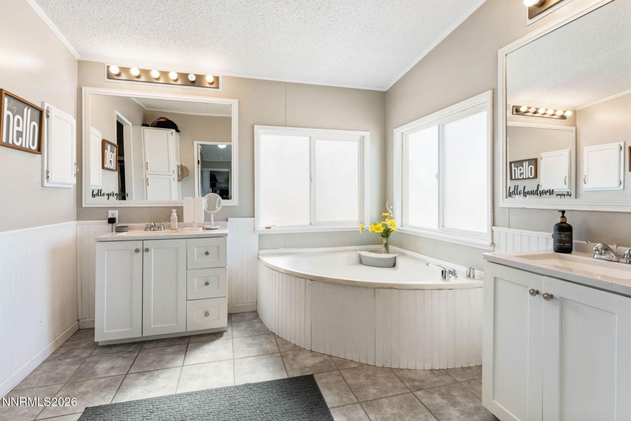 25 N Bybee Lane, Yerington, NV 89447 Photo