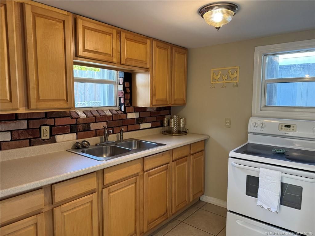 3489 NE Linda Drive, Jensen Beach, FL 34957 Photo