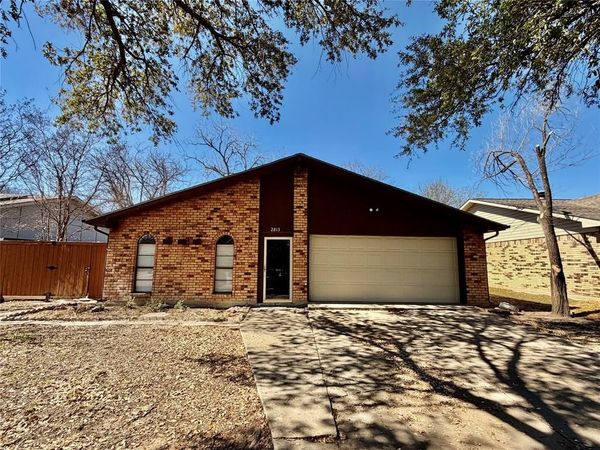 2813 Santa Monica Drive, Grand Prairie, TX 75052