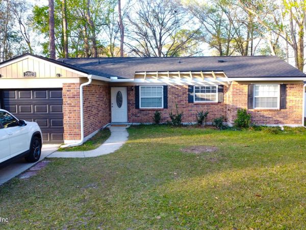 2702 PINEWOOD Boulevard N, Middleburg, FL 32068