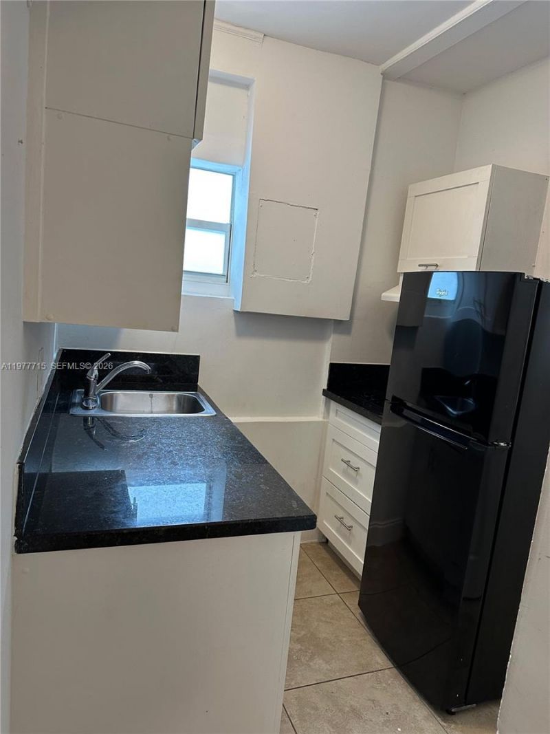 2816 Pine Tree Dr, Miami Beach, FL 33140 Photo