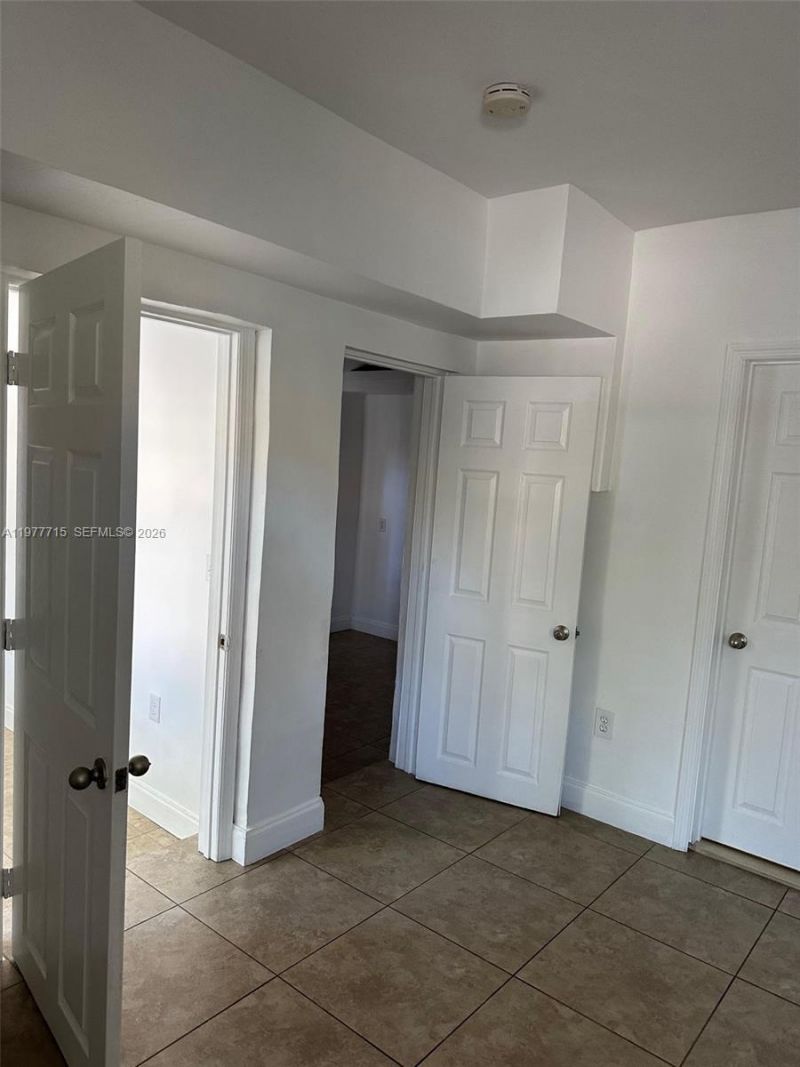 2816 Pine Tree Dr, Miami Beach, FL 33140 Photo