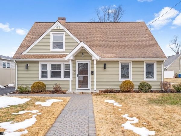 122 Greenbrook Rd, Green Brook, NJ 08812