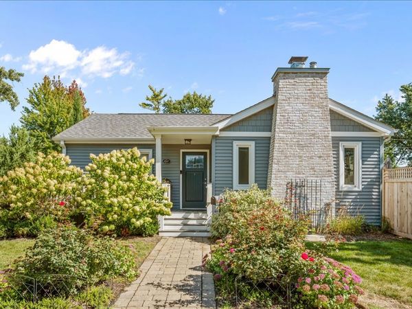 2347 Oak Avenue , Northbrook, IL 60062