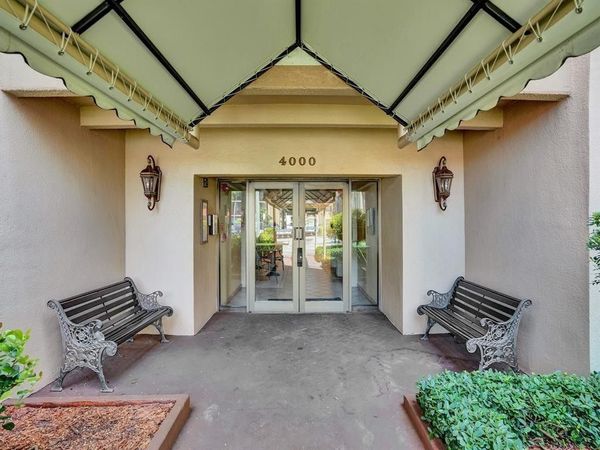 4000 N Hills Drive, Unit 25, Hollywood, FL 33021