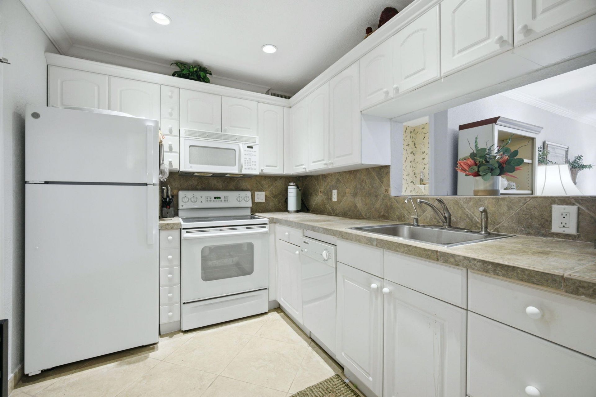 4000 N Hills Drive, Unit 25, Hollywood, FL 33021 Photo