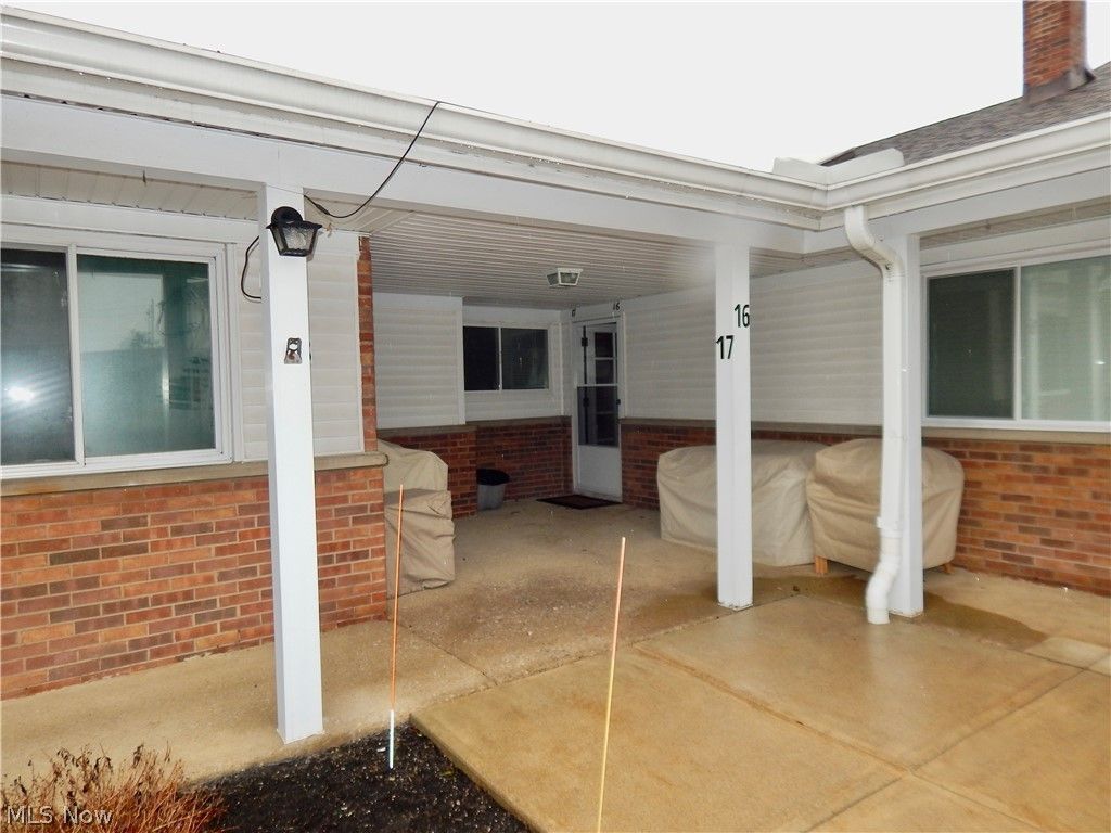 25320 Country Club Boulevard, Unit 17, North Olmsted, OH 44070 Main Photo