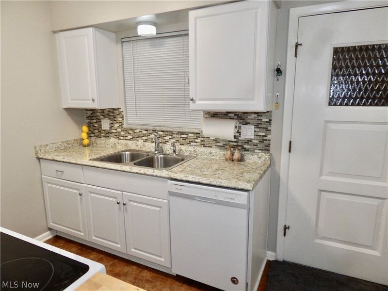 25320 Country Club Boulevard, Unit 17, North Olmsted, OH 44070 Photo 13