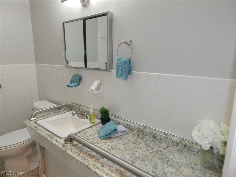 25320 Country Club Boulevard, Unit 17, North Olmsted, OH 44070 Photo 18