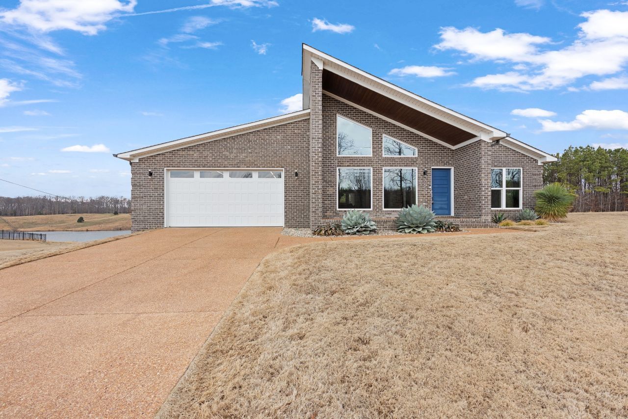 260 Natures Trl, Huntingdon, TN 38344 Main Photo