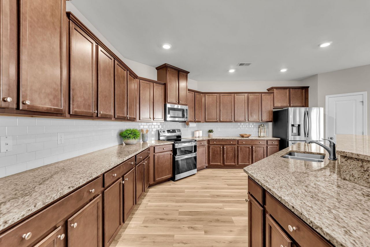 370 Bradley Bend Drive Photo 12