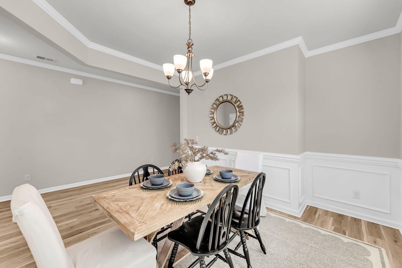 370 Bradley Bend Drive Photo 17