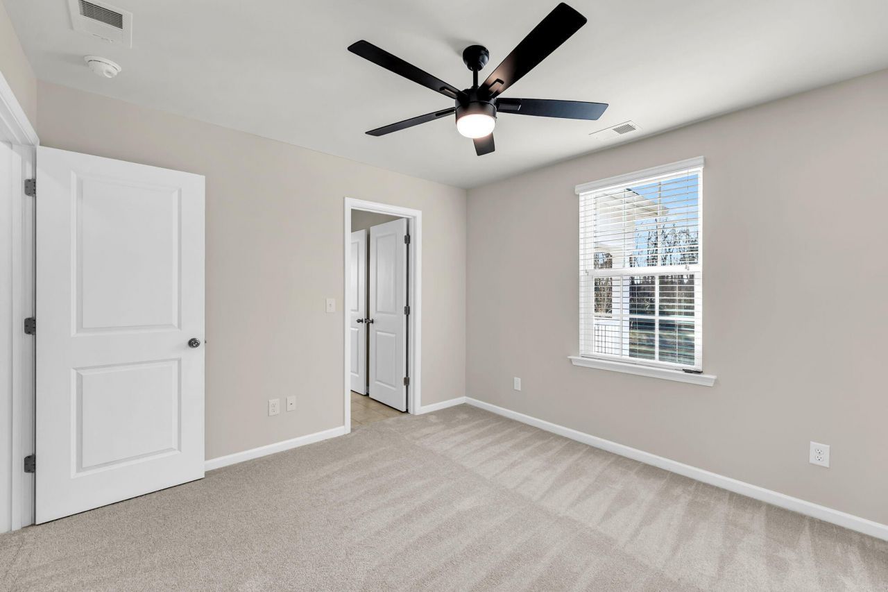 370 Bradley Bend Drive Photo 34