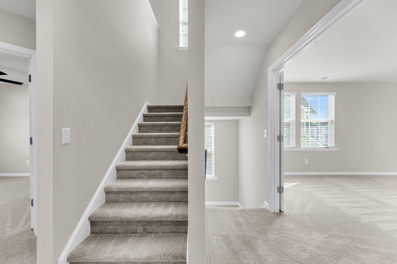 370 Bradley Bend Drive Photo 35