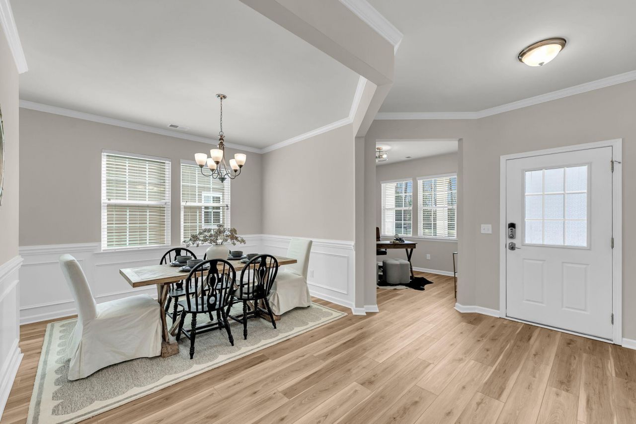 370 Bradley Bend Drive Photo 4