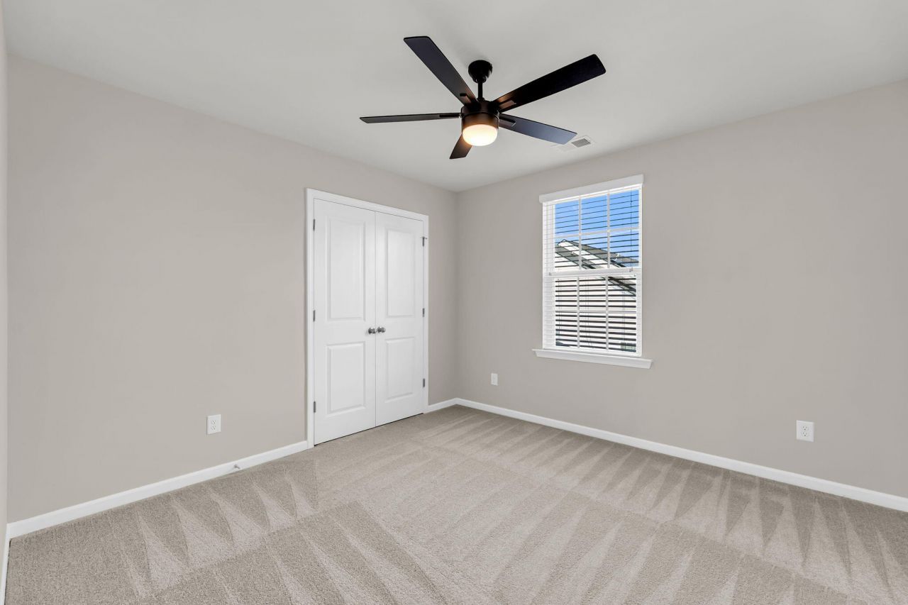 370 Bradley Bend Drive Photo 44