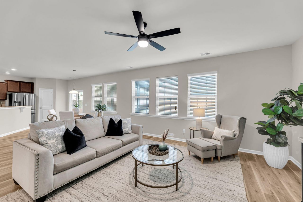 370 Bradley Bend Drive Photo 8