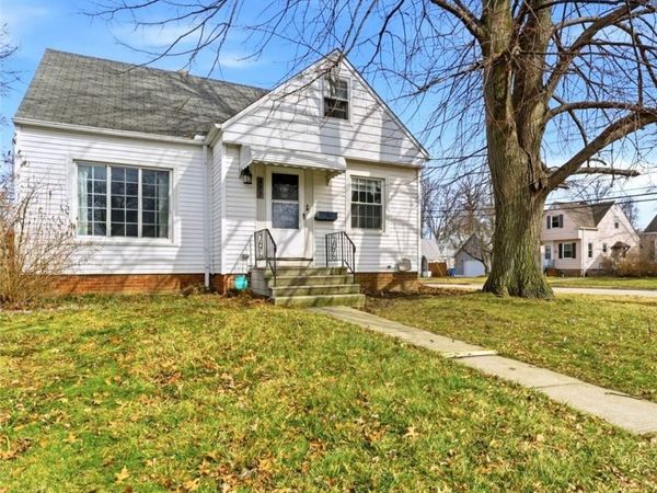 483 E 330th Street, Willowick, OH 44095