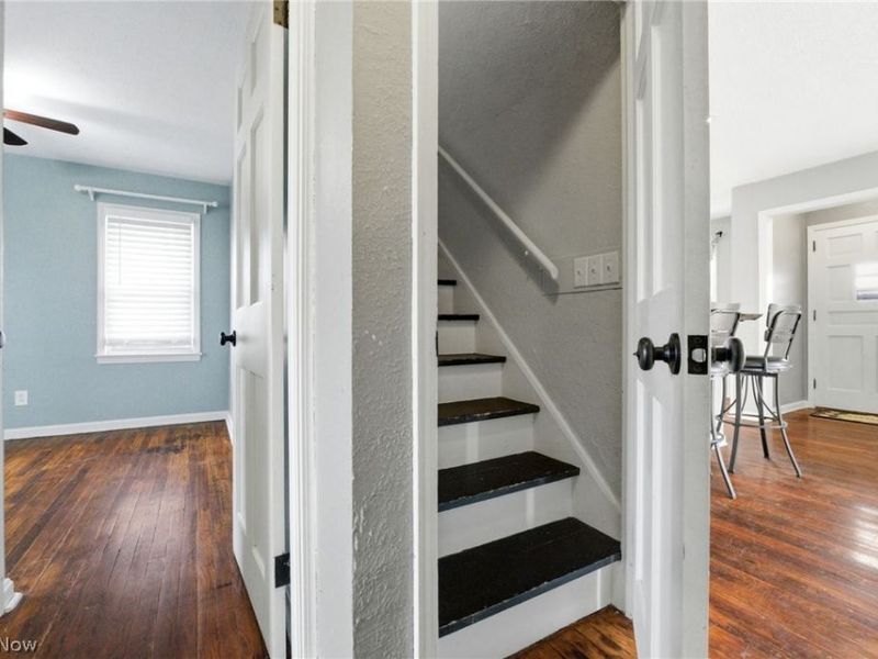 483 E 330th Street, Willowick, OH 44095 Photo 10