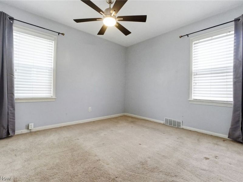 483 E 330th Street, Willowick, OH 44095 Photo 14