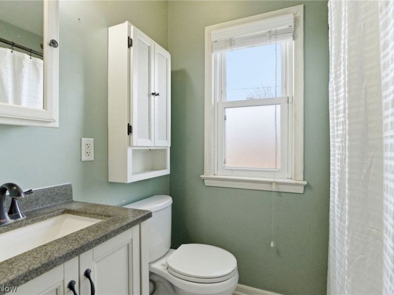 483 E 330th Street, Willowick, OH 44095 Photo 17