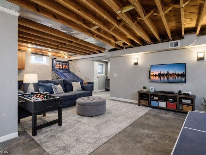 483 E 330th Street, Willowick, OH 44095 Photo 19