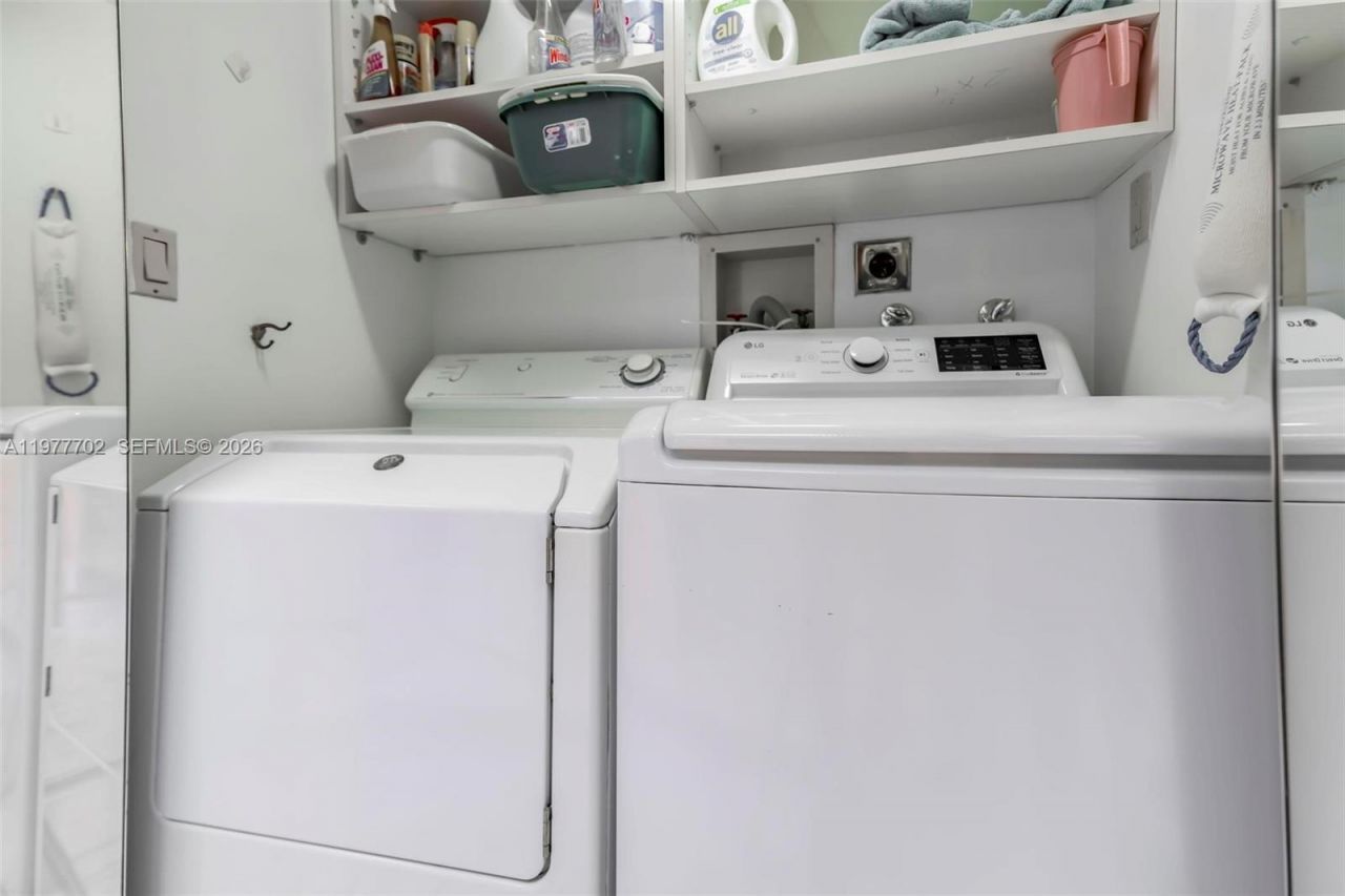 19707 Turnberry Way , Unit 22H, Aventura, FL 33180 Photo