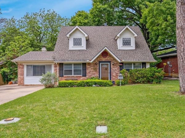 2004 Valley Lane, Arlington, TX 76013