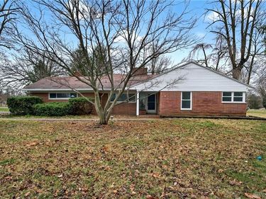 1697 Countryside Drive, Beavercreek, OH 45432