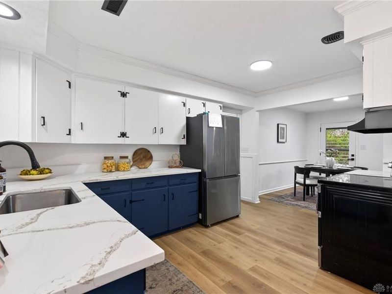 1697 Countryside Drive, Beavercreek, OH 45432 Photo 4