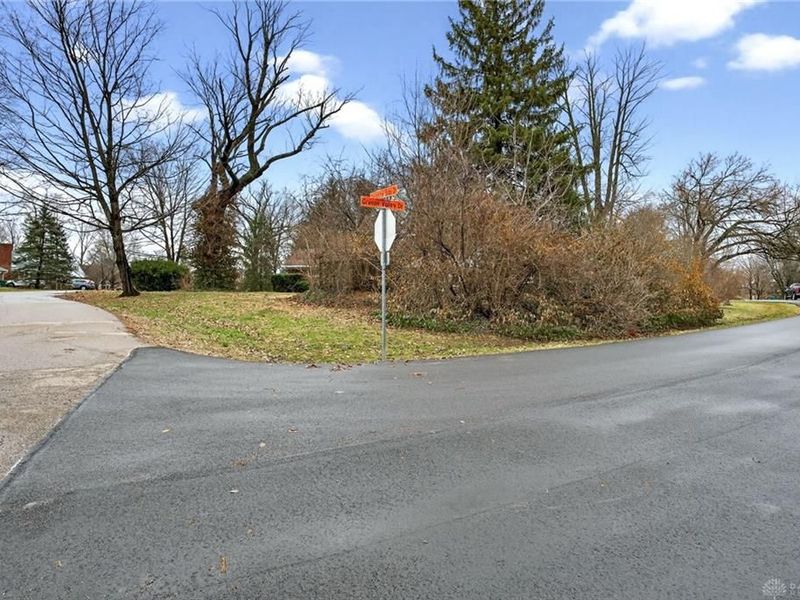 1697 Countryside Drive, Beavercreek, OH 45432 Photo 42