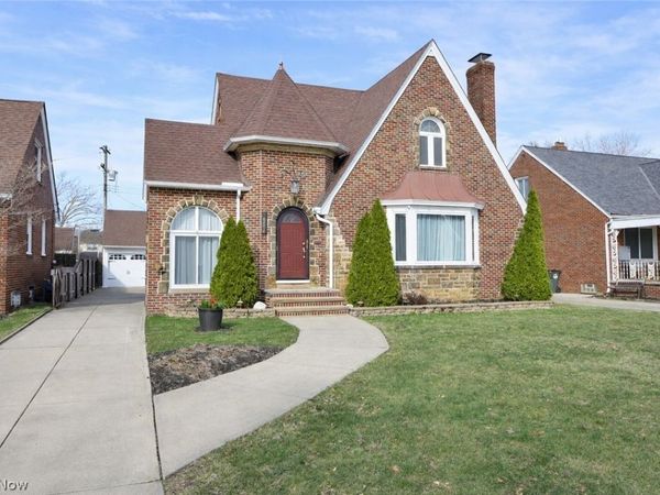 6808 Southington Drive, Parma, OH 44129