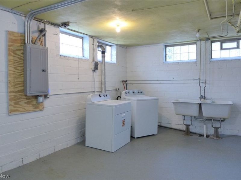 6808 Southington Drive, Parma, OH 44129 Photo 37