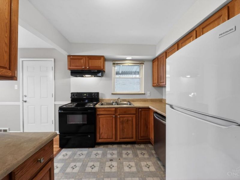 1702 Ashbrook Drive, Cincinnati, OH 45238 Photo 10