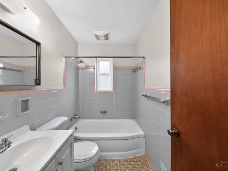 1702 Ashbrook Drive, Cincinnati, OH 45238 Photo 19