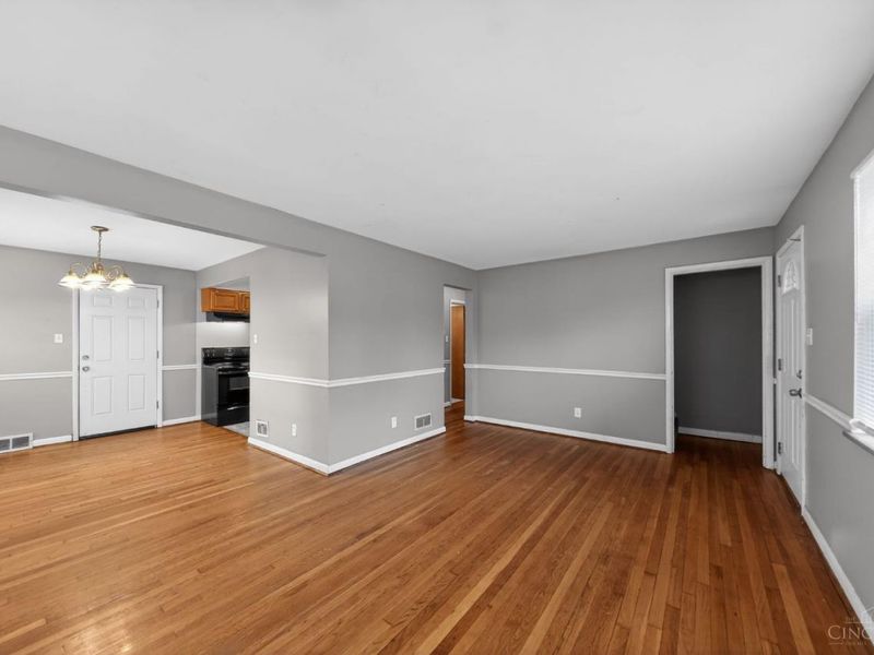 1702 Ashbrook Drive, Cincinnati, OH 45238 Photo 5