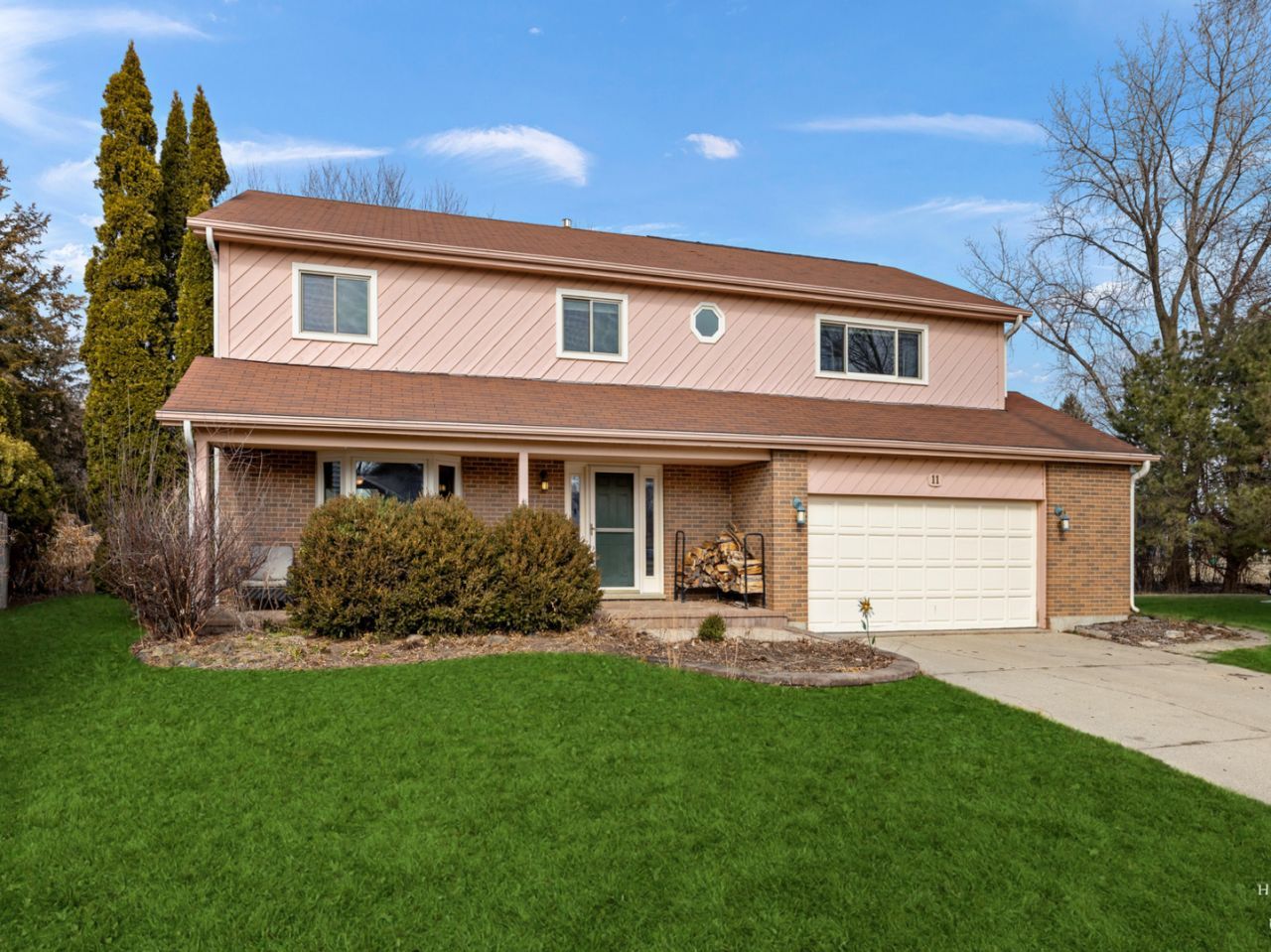 11 Spinnaker Court, Grayslake, IL 60030 Main Photo