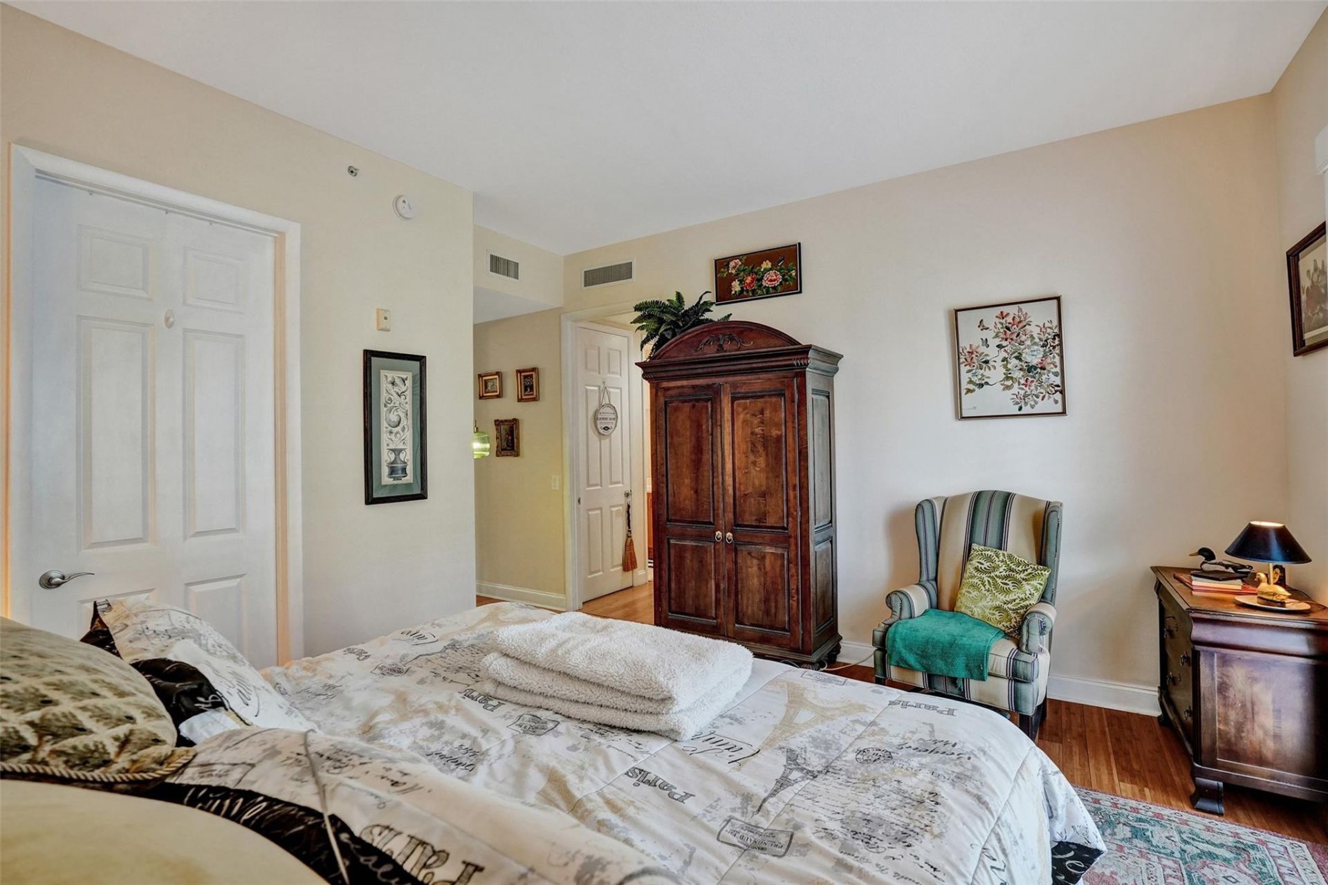 2617 NE 14th Ave, Unit 402, Wilton Manors, FL 33334 Photo