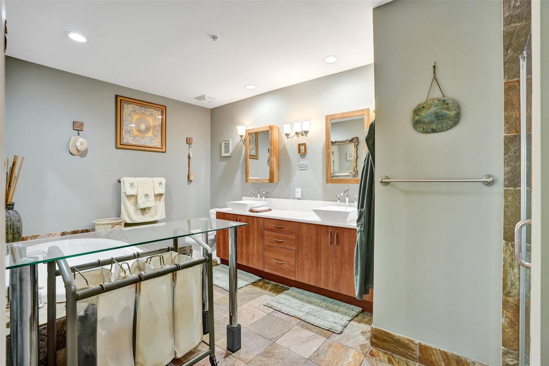 2617 NE 14th Ave, Unit 402, Wilton Manors, FL 33334 Photo