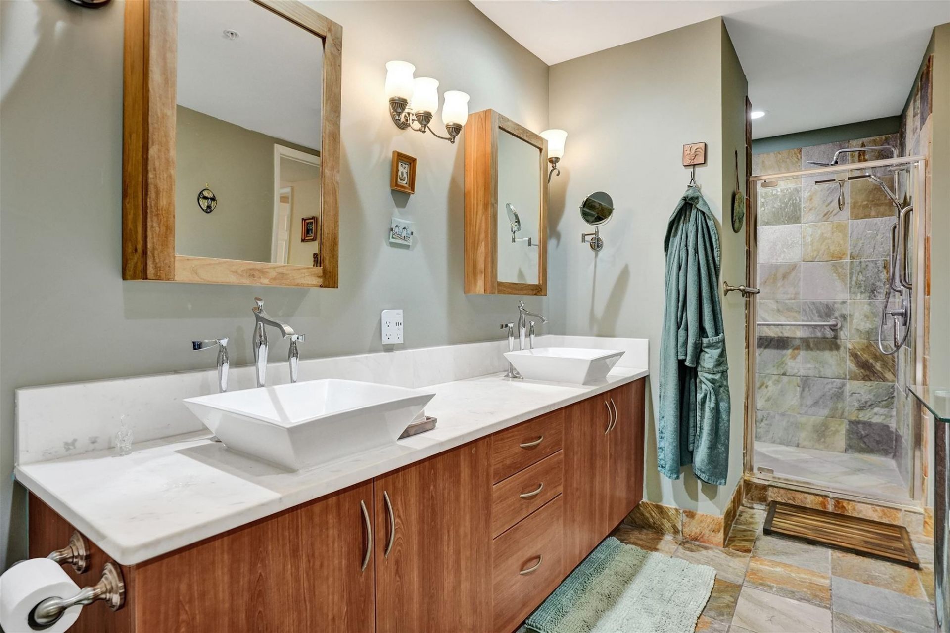 2617 NE 14th Ave, Unit 402, Wilton Manors, FL 33334 Photo