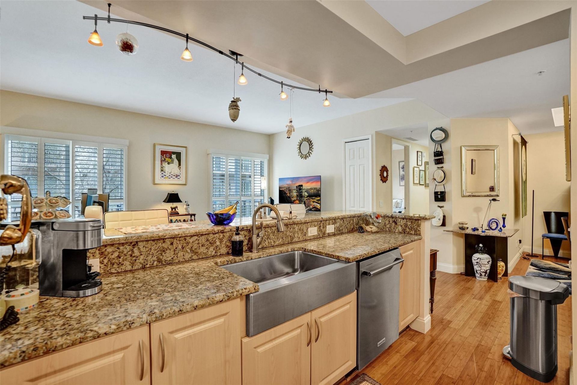 2617 NE 14th Ave, Unit 402, Wilton Manors, FL 33334 Photo