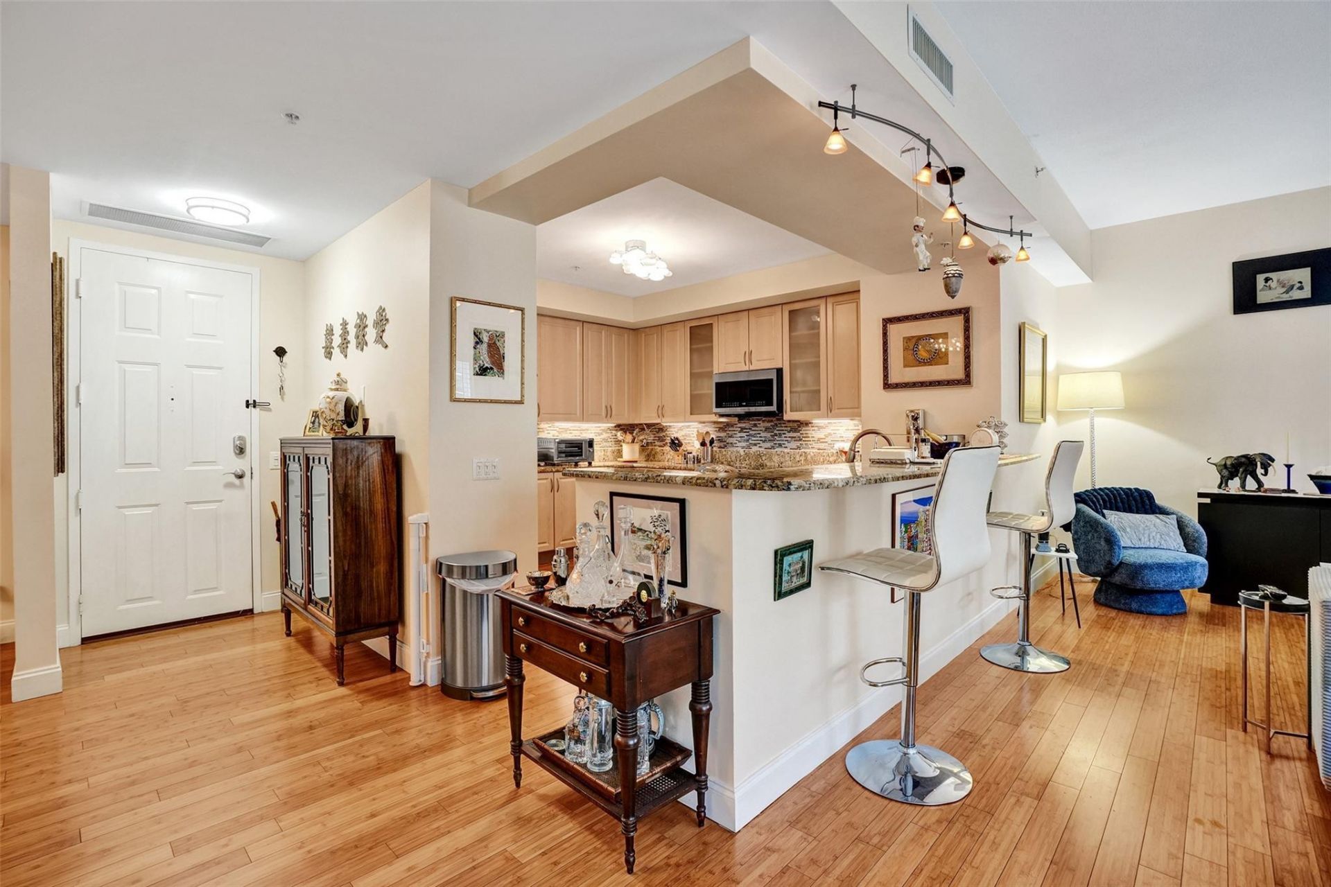 2617 NE 14th Ave, Unit 402, Wilton Manors, FL 33334 Photo