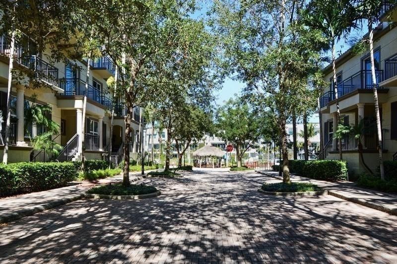 2617 NE 14th Ave, Unit 402, Wilton Manors, FL 33334 Photo