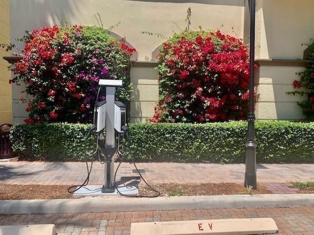 2617 NE 14th Ave, Unit 402, Wilton Manors, FL 33334 Photo