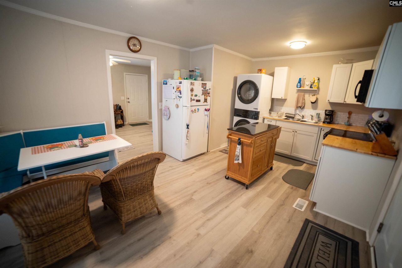 104 Howard Street Photo 7